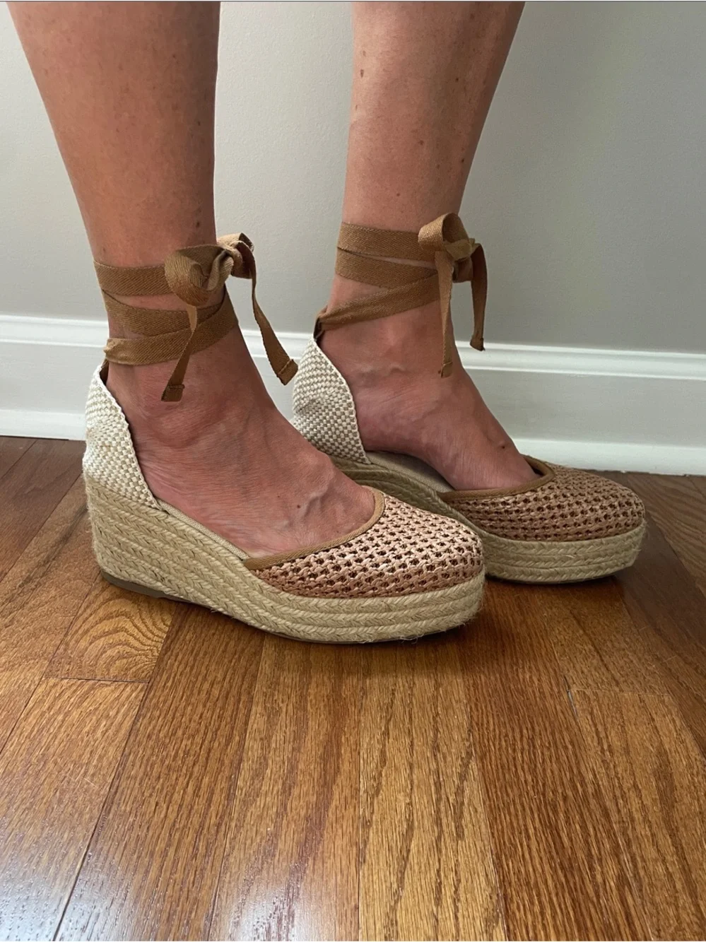 Boden Tan and Cream Woven Espadrille Wedge Ankle-Tie Sandals size 38/ 7.5 .